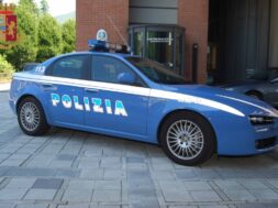 Polizia-stato-lecco-Autovettura-Volante