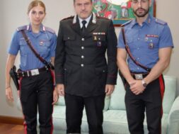 carparelli-comandante-carabinieri-con-i-marescialli-esposito-667×1024