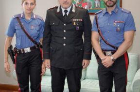 carparelli-comandante-carabinieri-con-i-marescialli-esposito-667×1024