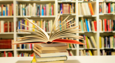 Mandello, Scrittori in biblioteca