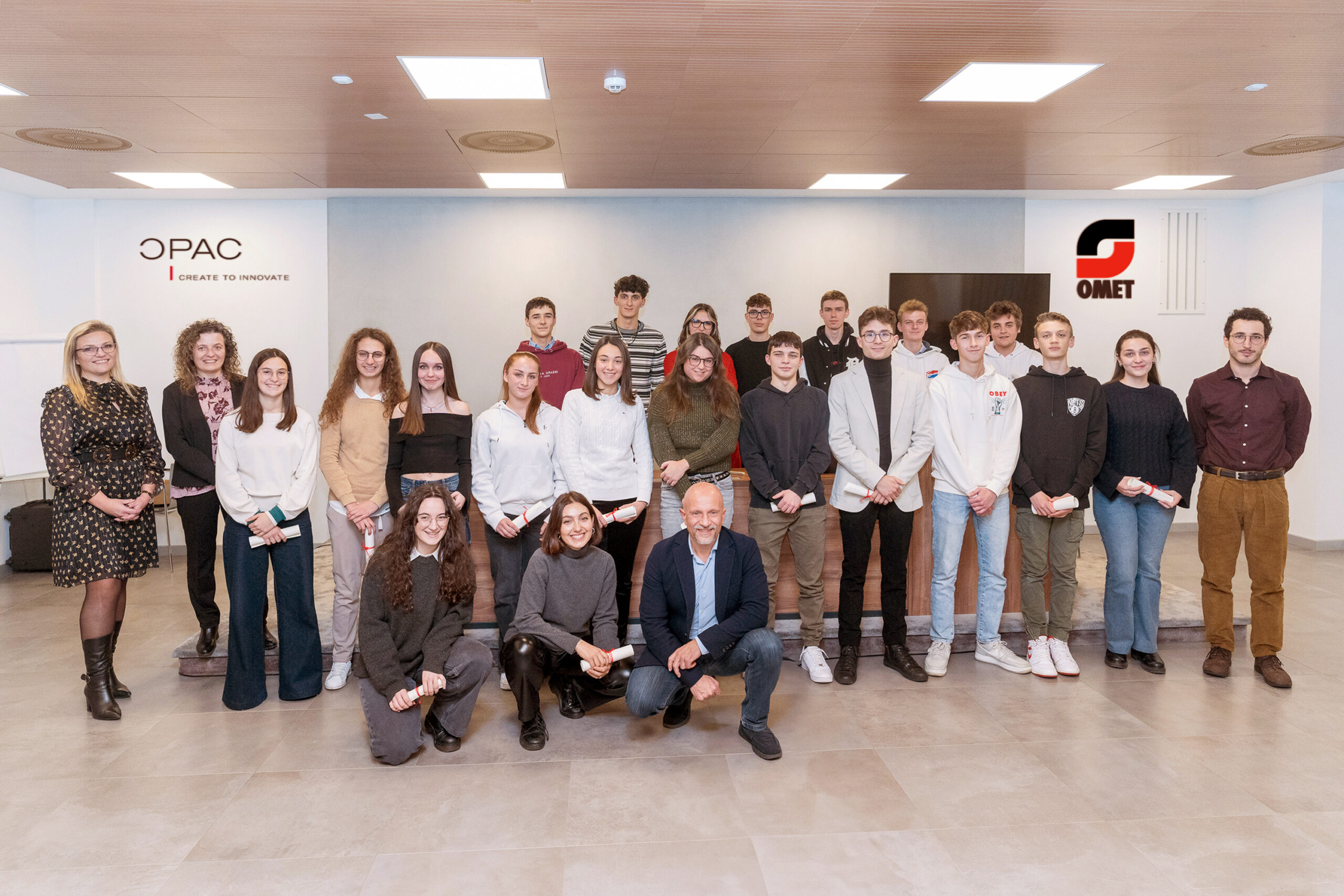 IL GRUPPO OMET CONSEGNA 33 BORSE DI STUDIO AI FIGLI DEI PROPRI COLLABORATORI