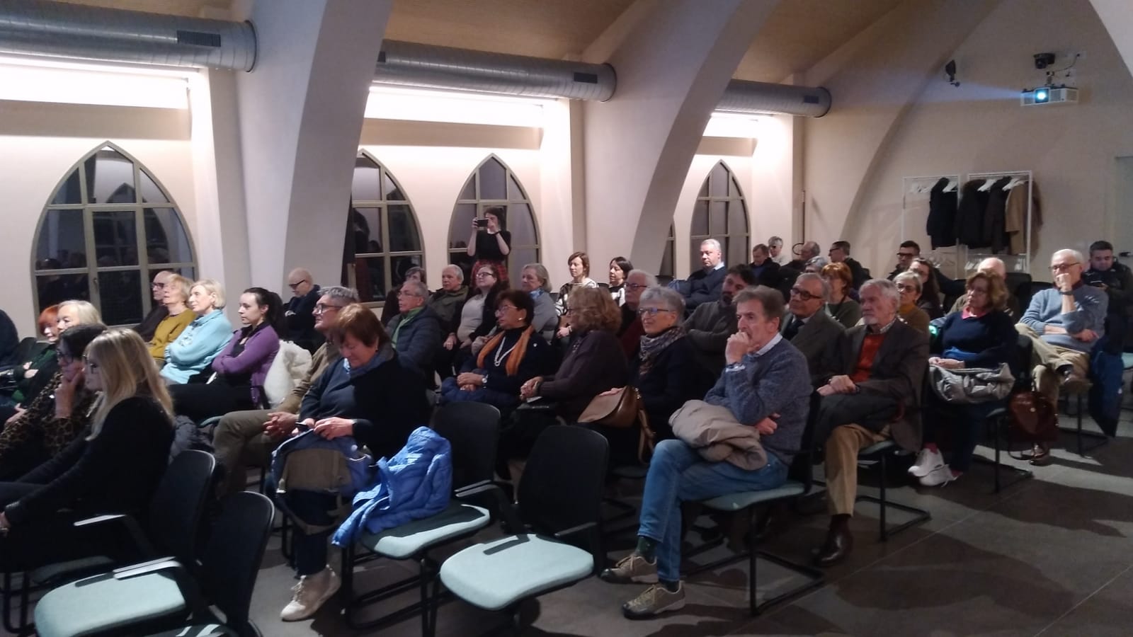 RADICI IN CAMMINO, A LECCO LE MEMORIE DELL’EMIGRAZIONE DAL SUD. POI IL PONTE INNOMINATO