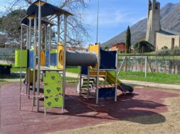 Nuovo struttura gioco Scuola Infanzia Paolo VI