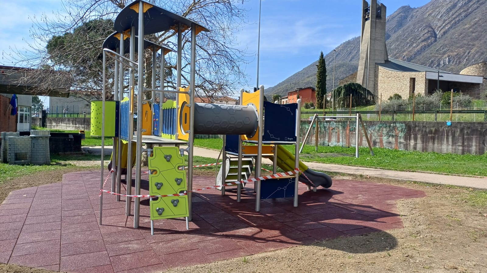 LECCO, IL COMUNE RISOLVE IL CONTRATTO PER I LAVORI DELL’ASILO DI BONACINA