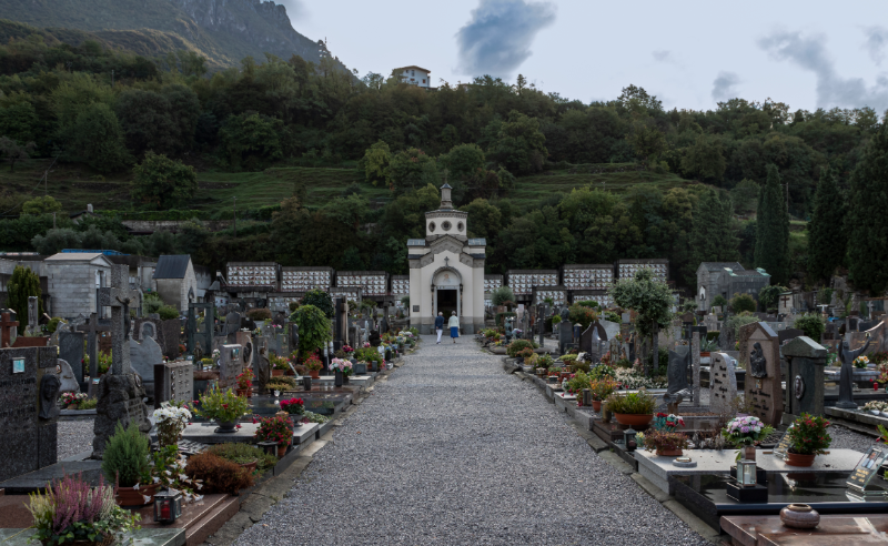 MANDELLO: INIZIATI I LAVORI DI MANUTENZIONE AL CIMITERO