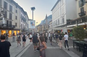 shopping di sera 2025 artisti 17 luglio 4