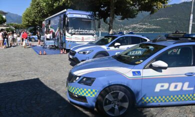 pulmann azzurro Polizia di Stato, Colico