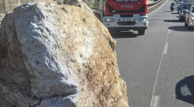 caduta sasso, sospesa circolazione