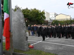 carabinieri lecchesi ricordano le vittime di Castel d’azzano