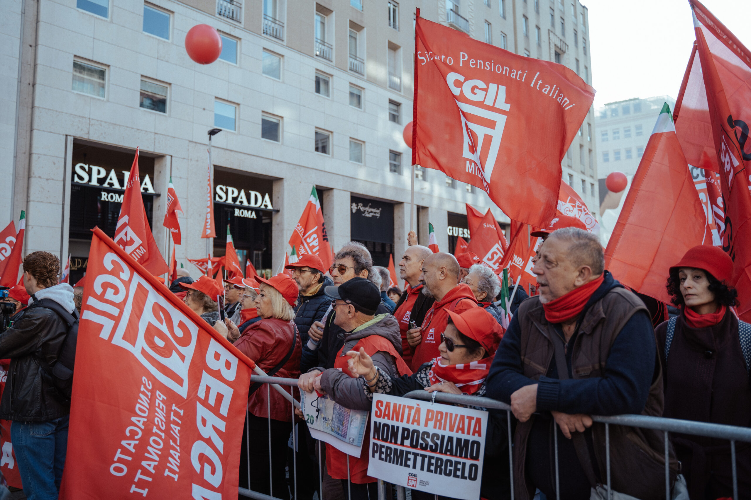 “LA LOTTA NON HA ETÀ”, PRESIDI IN TUTTA LOMBARDIA PER I DIRITTI DEI PENSIONATI