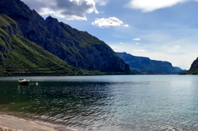 La SS36 fra Abbadia e Lecco dal lago