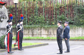 carabinieri omaggio ai caduti