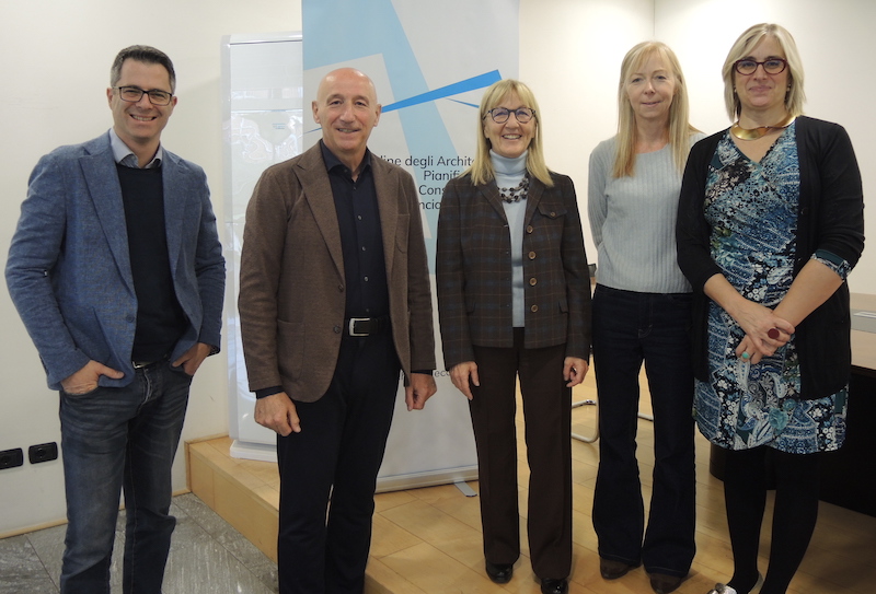 ELENA GRANATA A LECCO: “LA CITTA’ NON E’ UN ALBERGO”