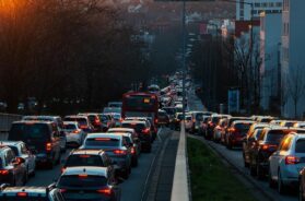 traffico coda automobili viabilità