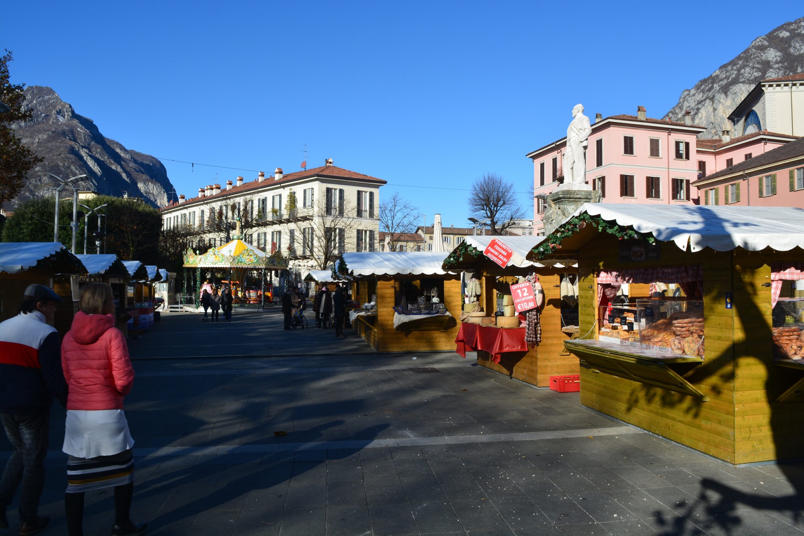 APRE IL VILLAGGIO DI NATALE A LECCO, L’INAUGURAZIONE SARÀ DOMANI
