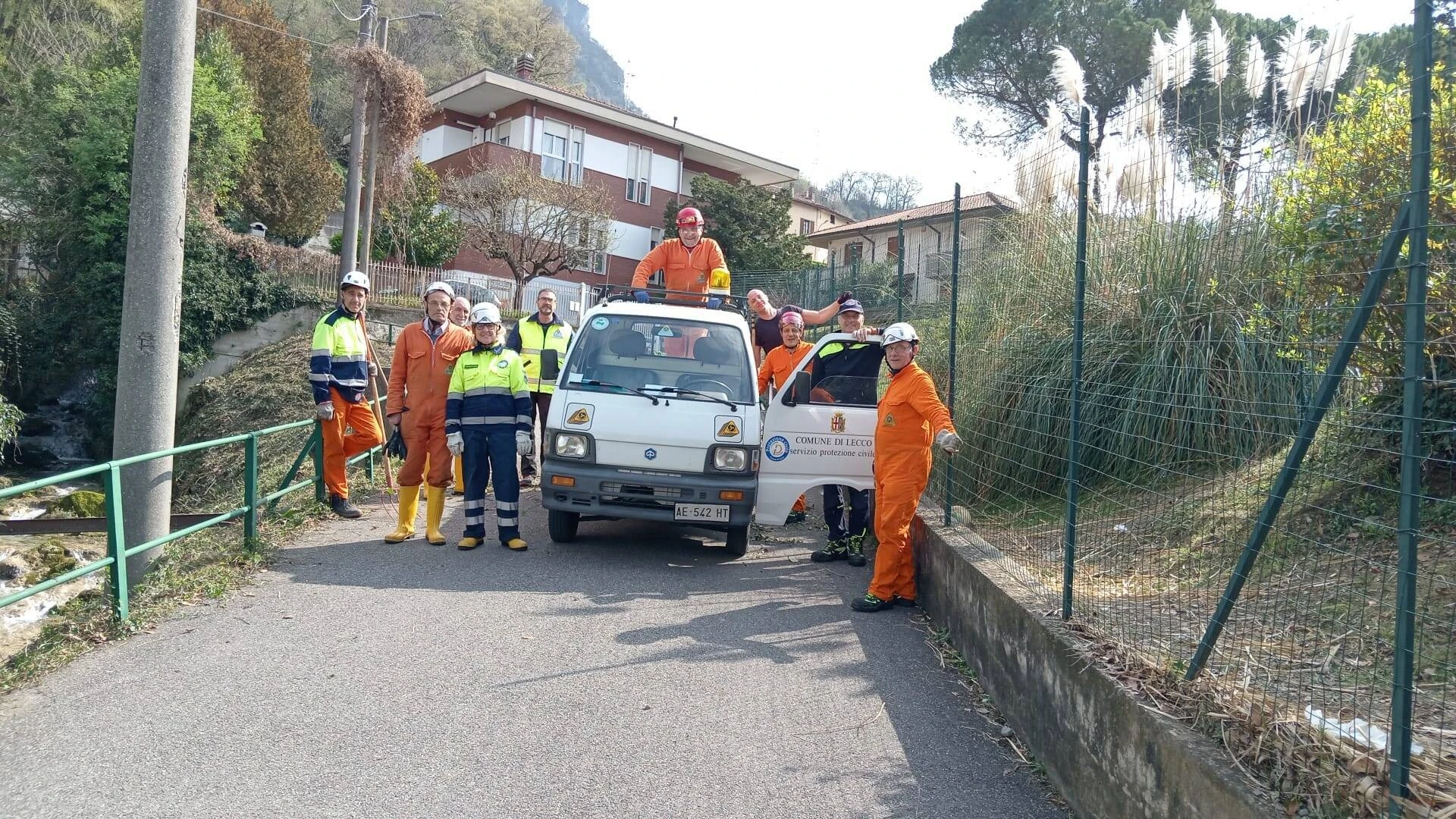 LECCO, DOPPIO INTERVENTO DELLA PROTEZIONE CIVILE: MANUTENZIONE E PULIZIA DEI TORRENTI CITTADINI