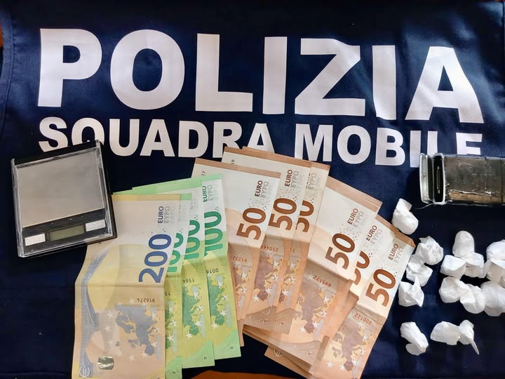 OPERAZIONE ‘ORIANO’: SMANTELLATA RETE DI SPACCIO DI COCAINA A CASSAGO BRIANZA, ARRESTI E SEQUESTRI