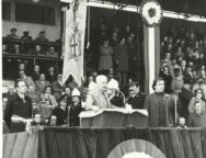 cerimonia_consegna_medaglia_argento_citta_di_Lecco_con_Sandro_Pertini_stadio_Rigamonti_14marzo1976_rit