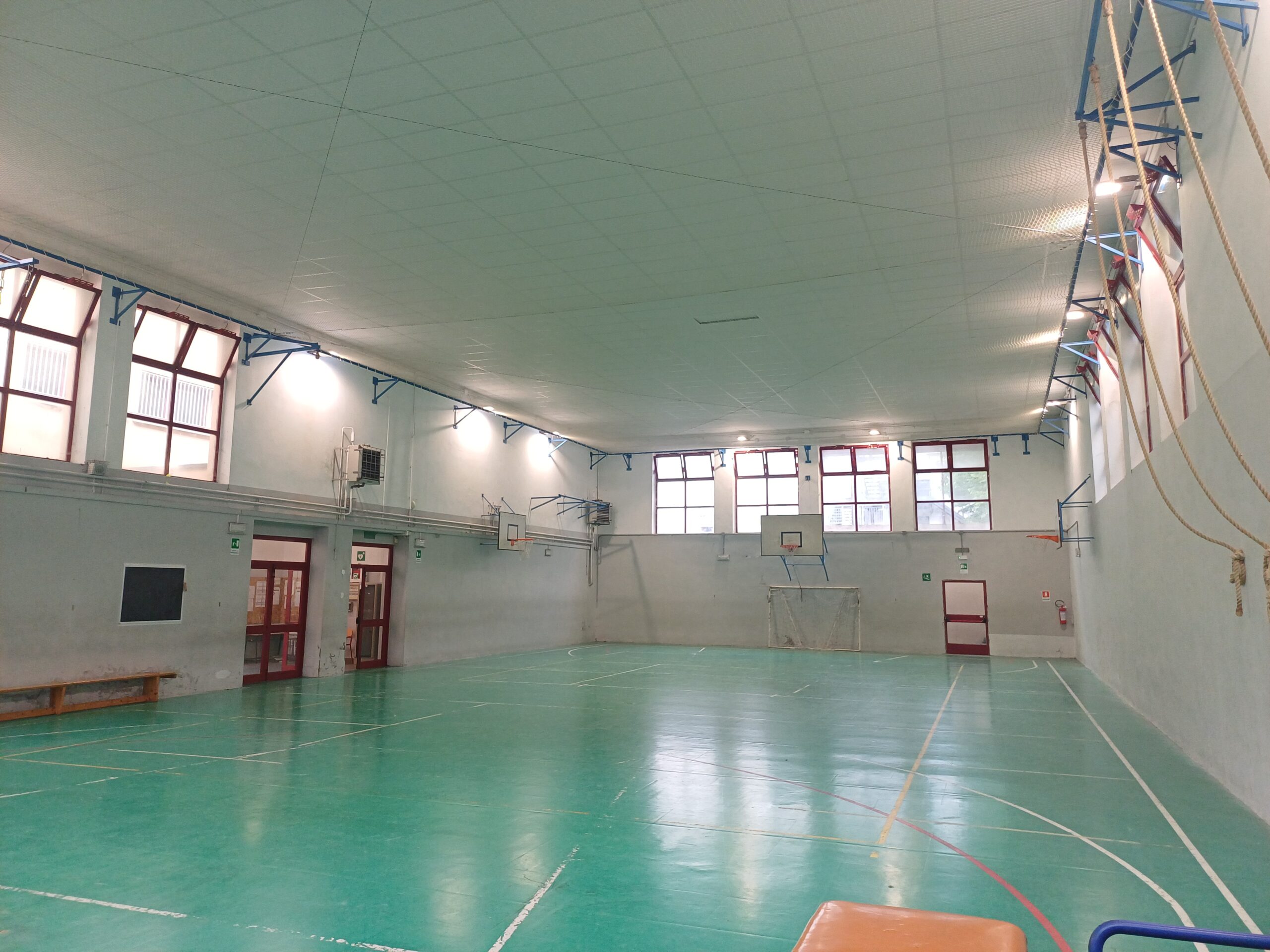 LICEO GRASSI DI LECCO: RELAMPING DELLE DUE PALESTRE