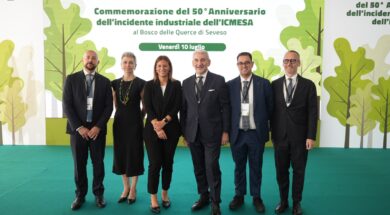 Foto Piazza Commemorazione 50° Anniversario incidente ICMESA 1 (1)