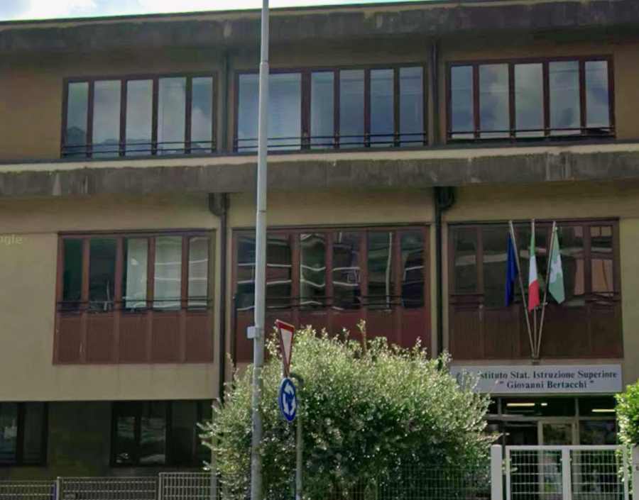 LAVORI AL BERTACCHI, LA PROVINCIA DEFINISCE LA SOLUZIONE PER GARANTIRE LE LEZIONI IN PRESENZA