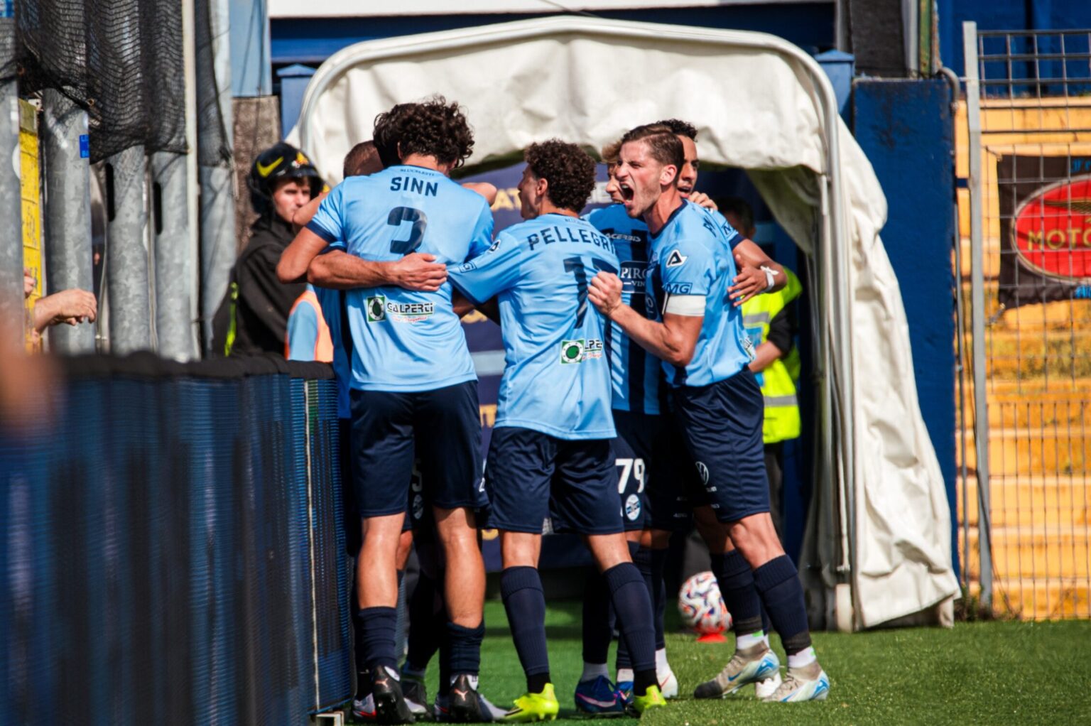 IL LECCO FESTEGGIA LA PRIMA VITTORIA STAGIONALE: GIANA ERMINIO BATTUTA 1-0
