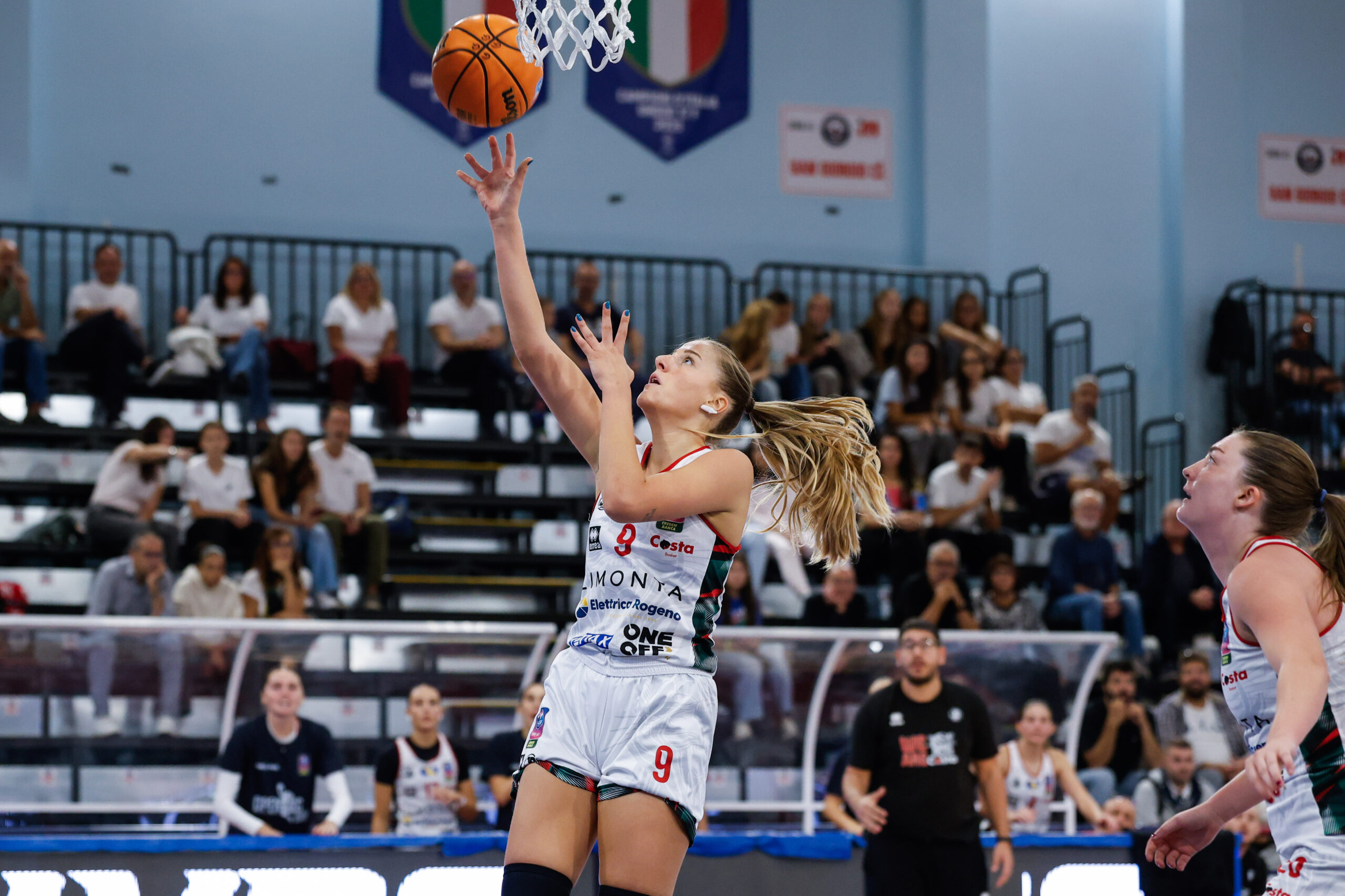 COSTA MASNAGA, DEBUTTO IN SALITA: SCHIO PASSA 98-40 ALL’OPENING DAY