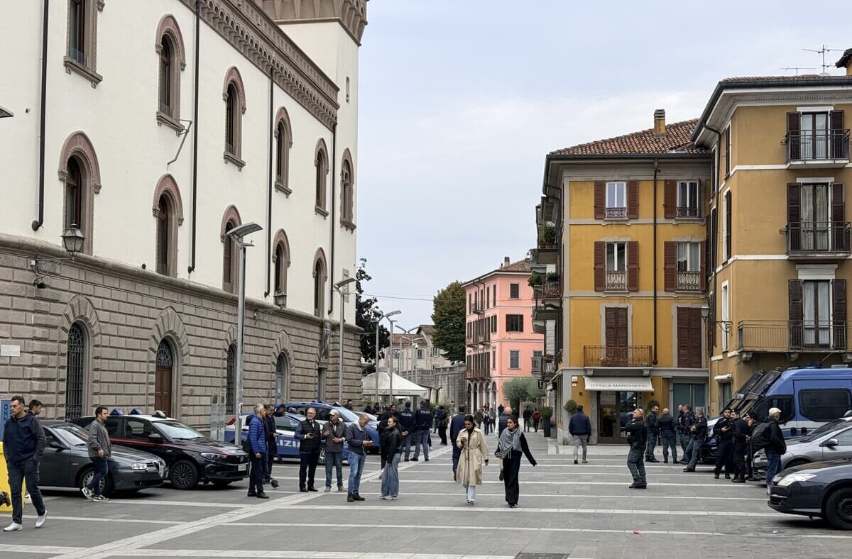 LECCO, ALLARME PER UNA PROTESTA ANNUNCIATA SUI SOCIAL: CENTRO PRESIDIATO, MA IN PIAZZA NON SI PRESENTA NESSUNO