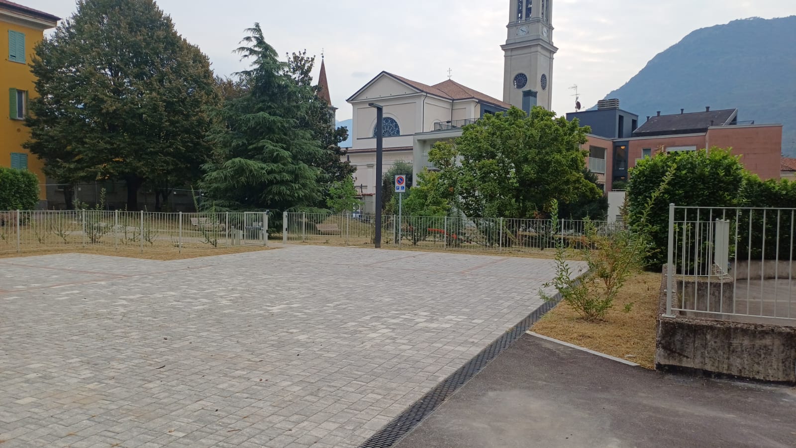VALMADRERA, ULTIMATI I LAVORI ALL’EX VILLA CICERI: APERTI IL NUOVO PARCHEGGIO E IL PARCO RIQUALIFICATO